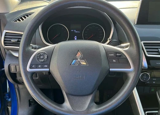 2020 Mitsubishi Eclipse Cross - Image 4 of 8