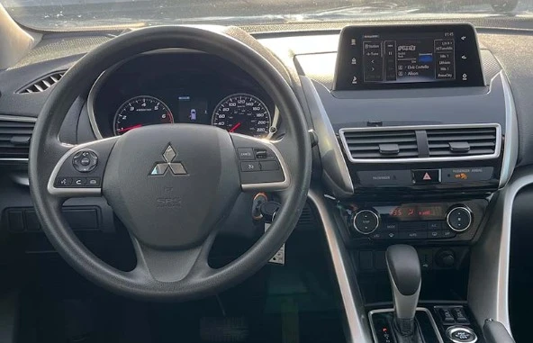 2020 Mitsubishi Eclipse Cross - Image 2 of 9