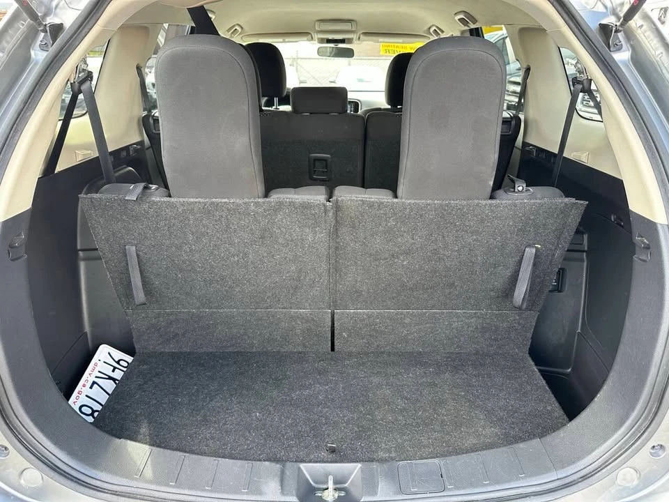 2020 Mitsubishi Outlander - Image 16 of 18