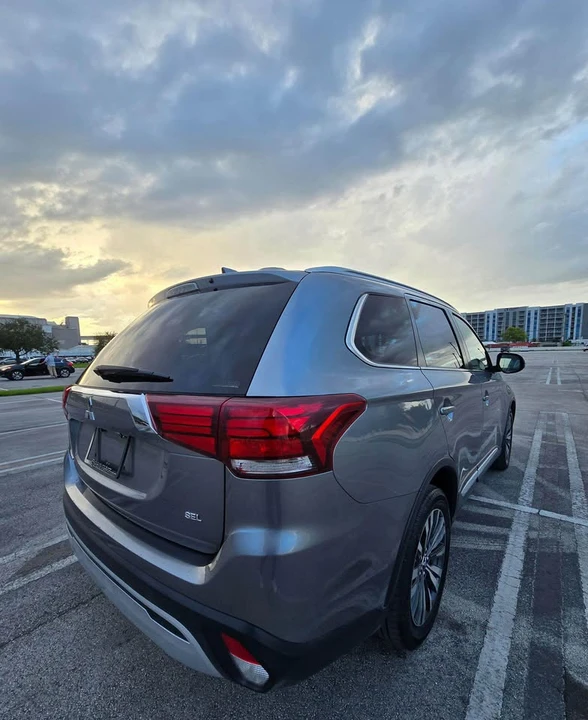 2020 Mitsubishi Outlander - Image 20 of 20