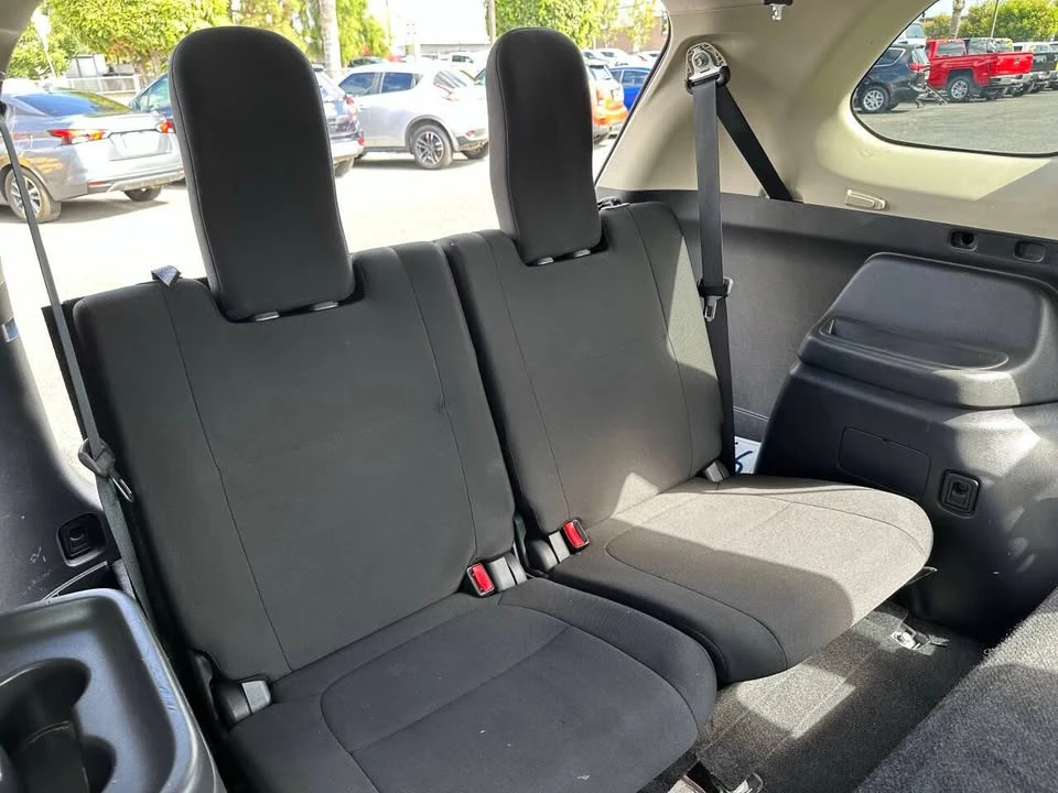 2020 Mitsubishi Outlander - Image 17 of 18