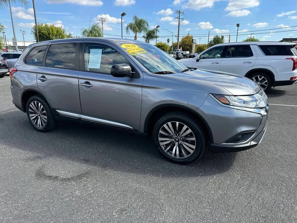 2020 Mitsubishi Outlander - Image 8 of 18