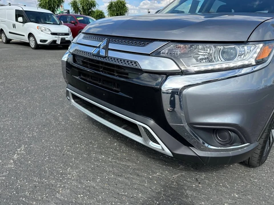 2020 Mitsubishi Outlander - Image 4 of 18