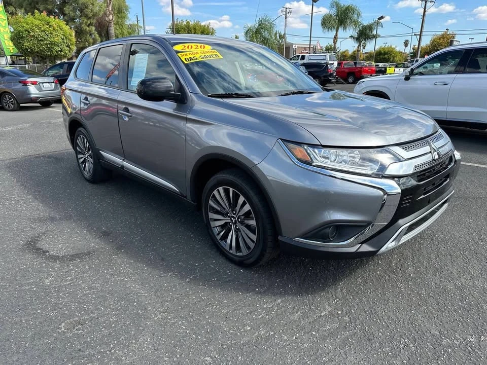 2020 Mitsubishi Outlander - Image 7 of 18