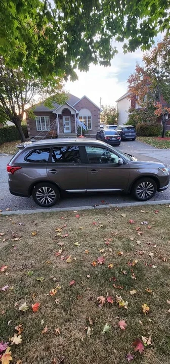 2020 Mitsubishi Outlander - Image 5 of 16
