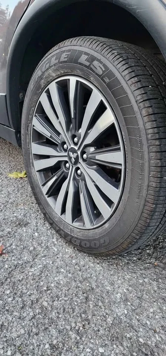 2020 Mitsubishi Outlander - Image 11 of 16