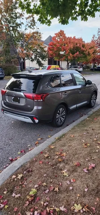 2020 Mitsubishi Outlander - Image 4 of 16