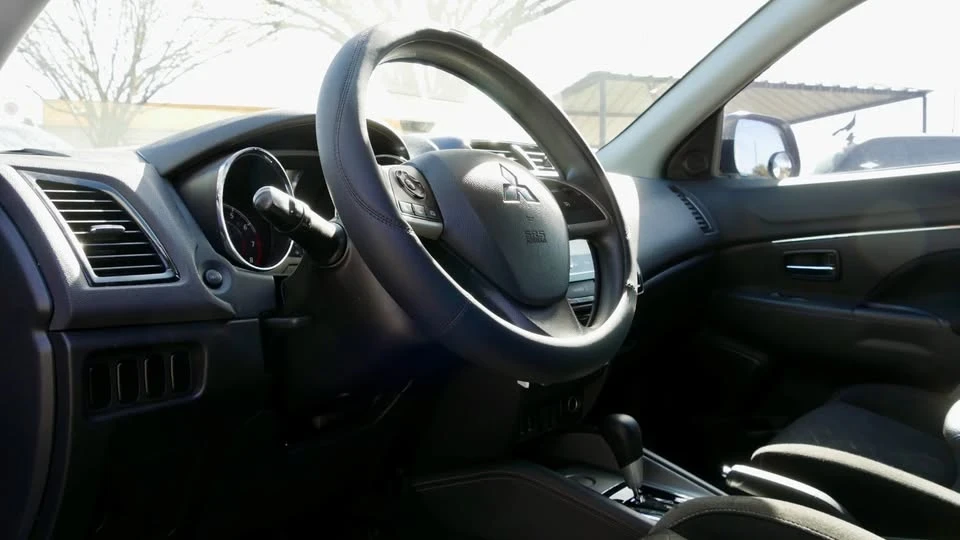 2020 Mitsubishi Outlander - Image 7 of 15