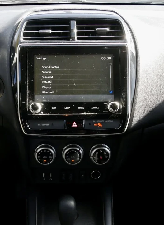 2020 Mitsubishi Outlander - Image 10 of 15