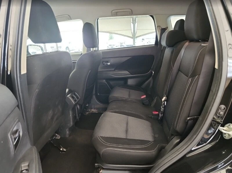 2020 Mitsubishi Outlander - Image 14 of 16