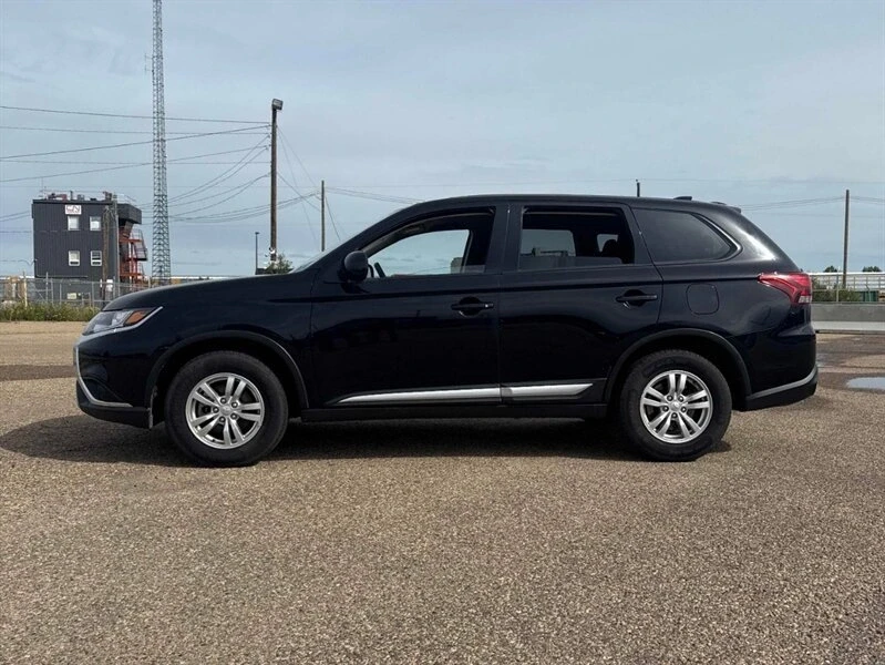 2020 Mitsubishi Outlander - Image 4 of 16