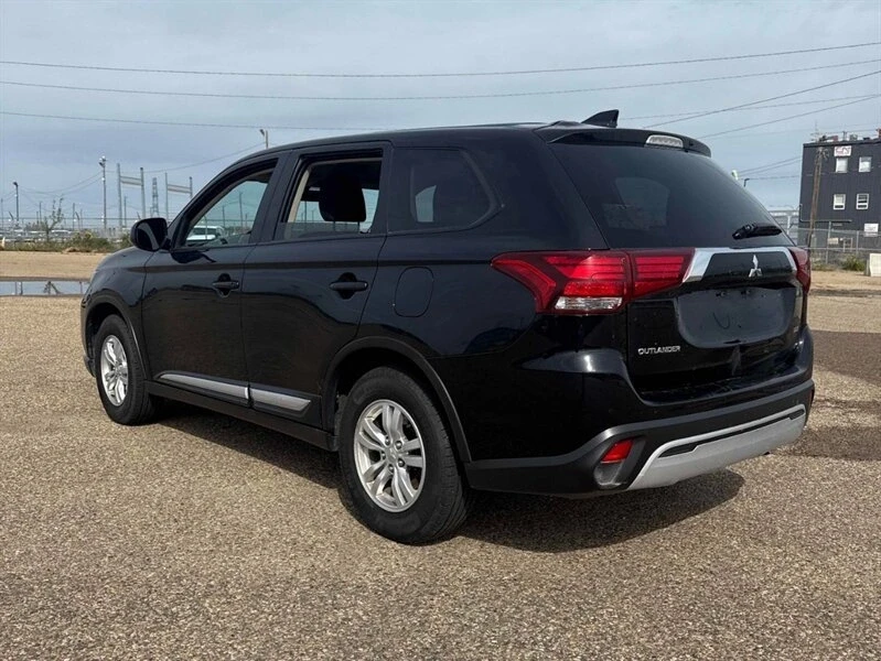2020 Mitsubishi Outlander - Image 5 of 16