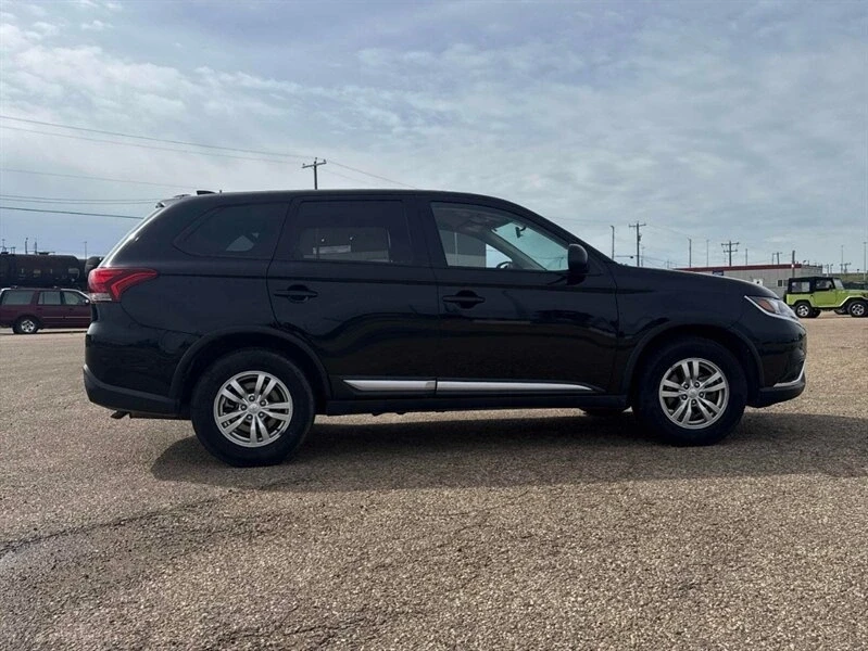 2020 Mitsubishi Outlander - Image 8 of 16