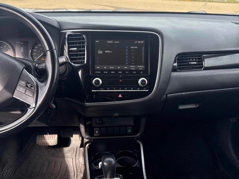 2020 Mitsubishi Outlander - Image 11 of 16