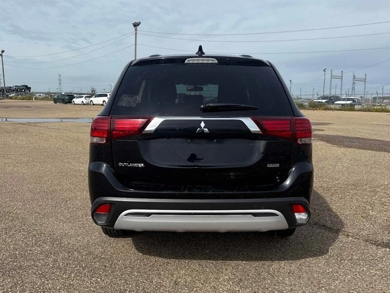 2020 Mitsubishi Outlander - Image 6 of 16
