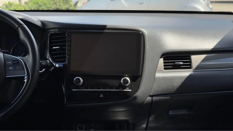 2020 Mitsubishi Outlander - Image 5 of 12