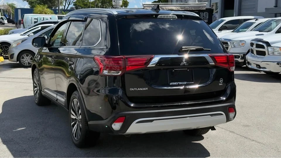 2020 Mitsubishi Outlander - Image 6 of 12