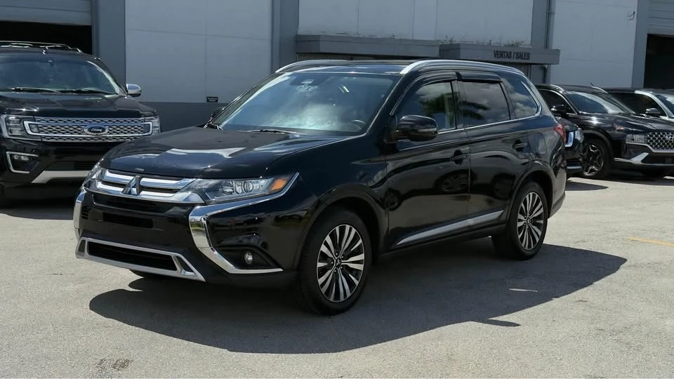 2020 Mitsubishi Outlander - Image 3 of 12