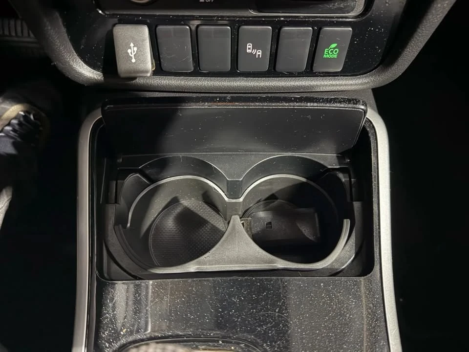 2020 Mitsubishi Outlander - Image 19 of 20