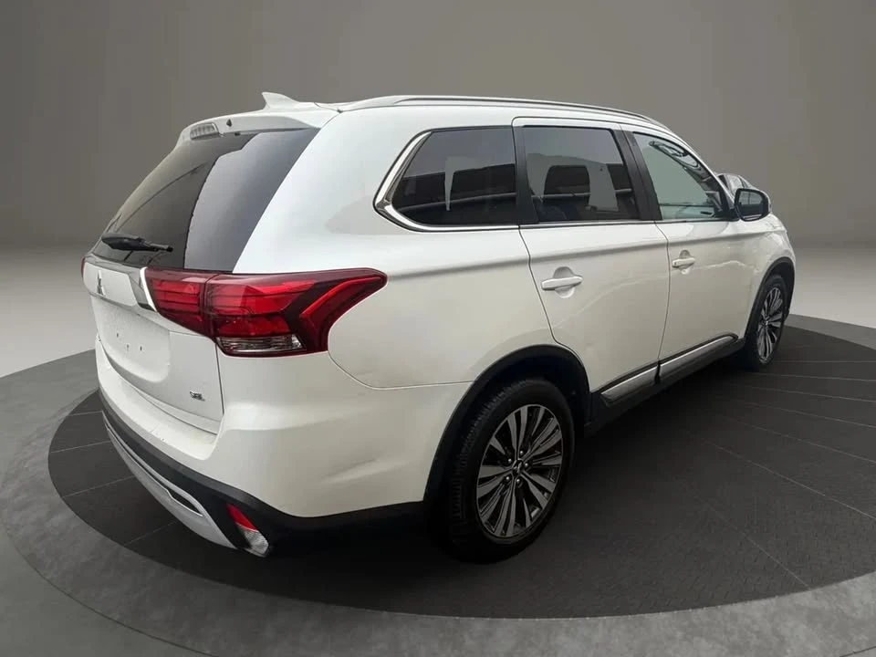 2020 Mitsubishi Outlander - Image 5 of 20