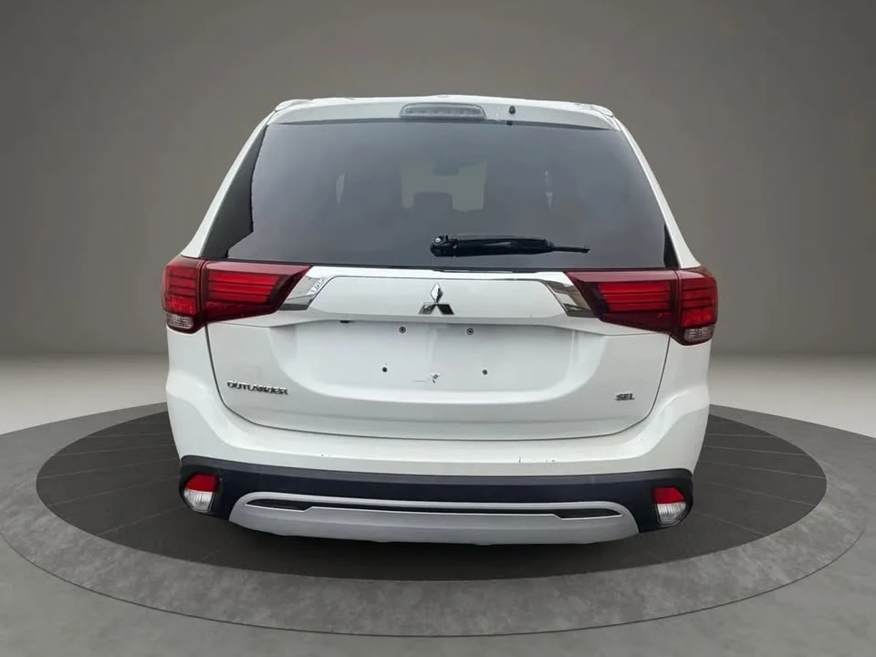 2020 Mitsubishi Outlander - Image 6 of 20