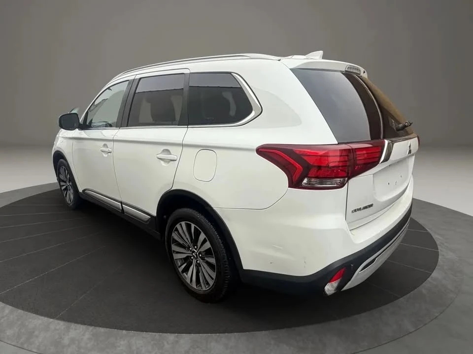 2020 Mitsubishi Outlander - Image 7 of 20