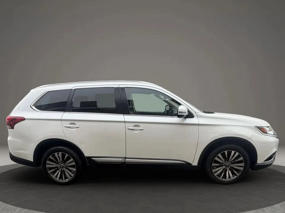 2020 Mitsubishi Outlander - Image 4 of 20