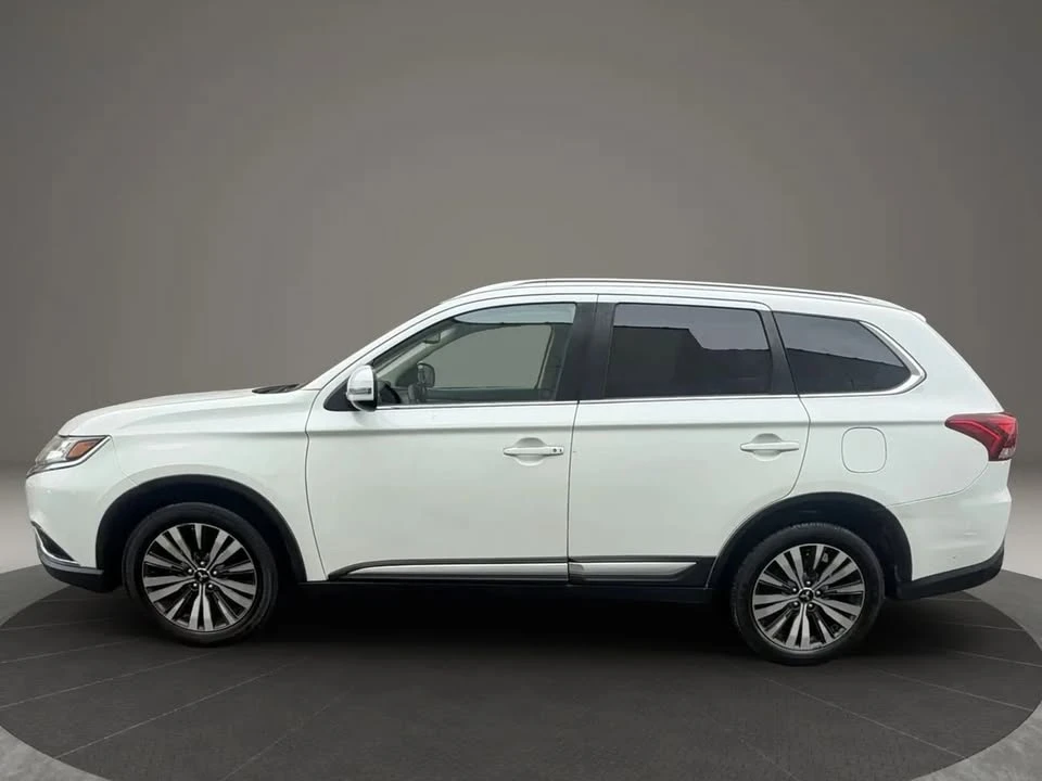 2020 Mitsubishi Outlander - Image 8 of 20