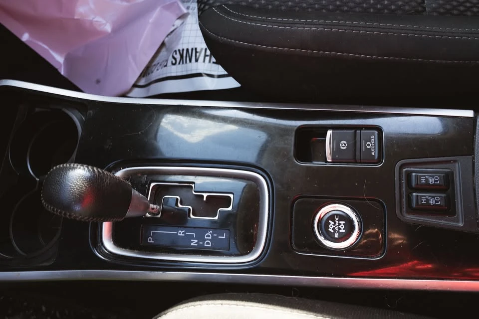 2020 Mitsubishi Outlander - Image 10 of 16
