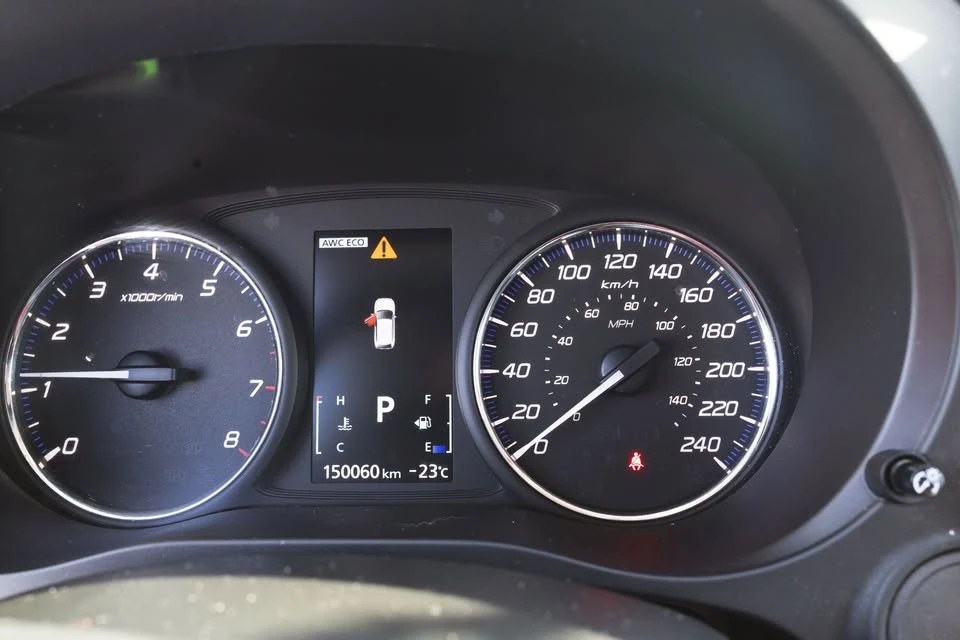 2020 Mitsubishi Outlander - Image 11 of 16
