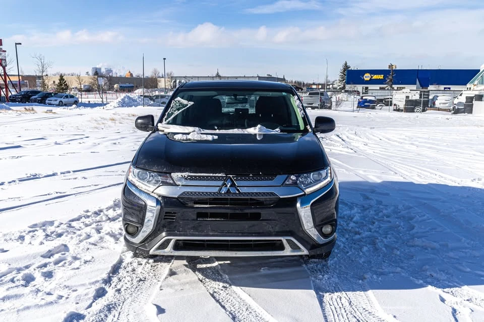 2020 Mitsubishi Outlander - Image 4 of 16