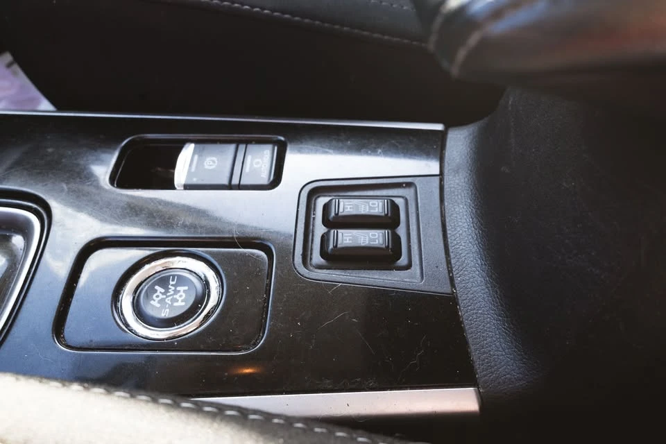 2020 Mitsubishi Outlander - Image 12 of 16