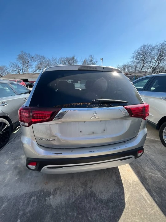 2020 Mitsubishi Outlander - Image 4 of 11