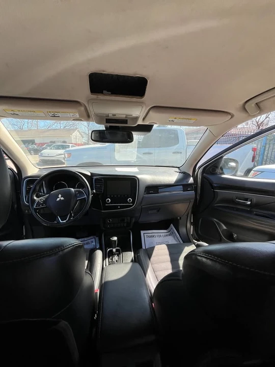 2020 Mitsubishi Outlander - Image 7 of 11