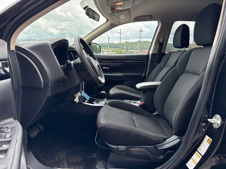 2020 Mitsubishi Outlander - Image 5 of 6