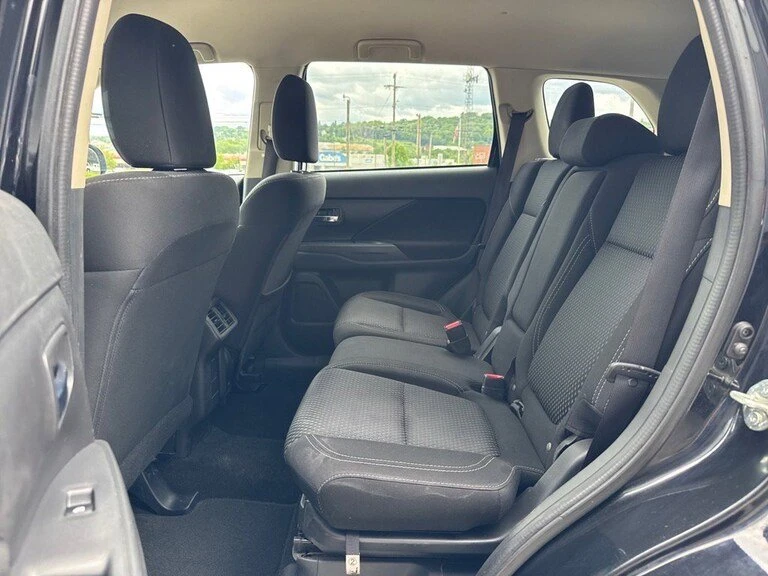 2020 Mitsubishi Outlander - Image 6 of 6