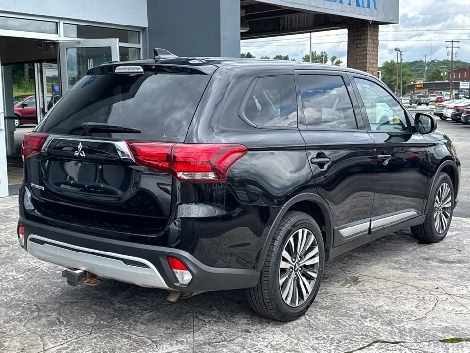 2020 Mitsubishi Outlander - Image 4 of 6