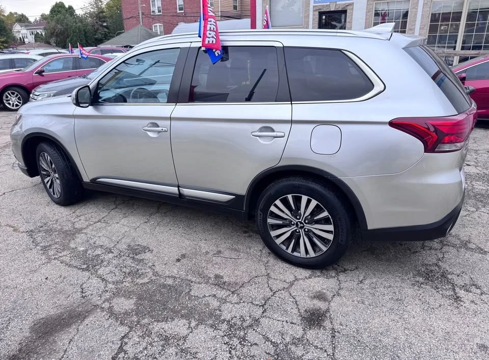 2020 Mitsubishi Outlander - Image 12 of 12