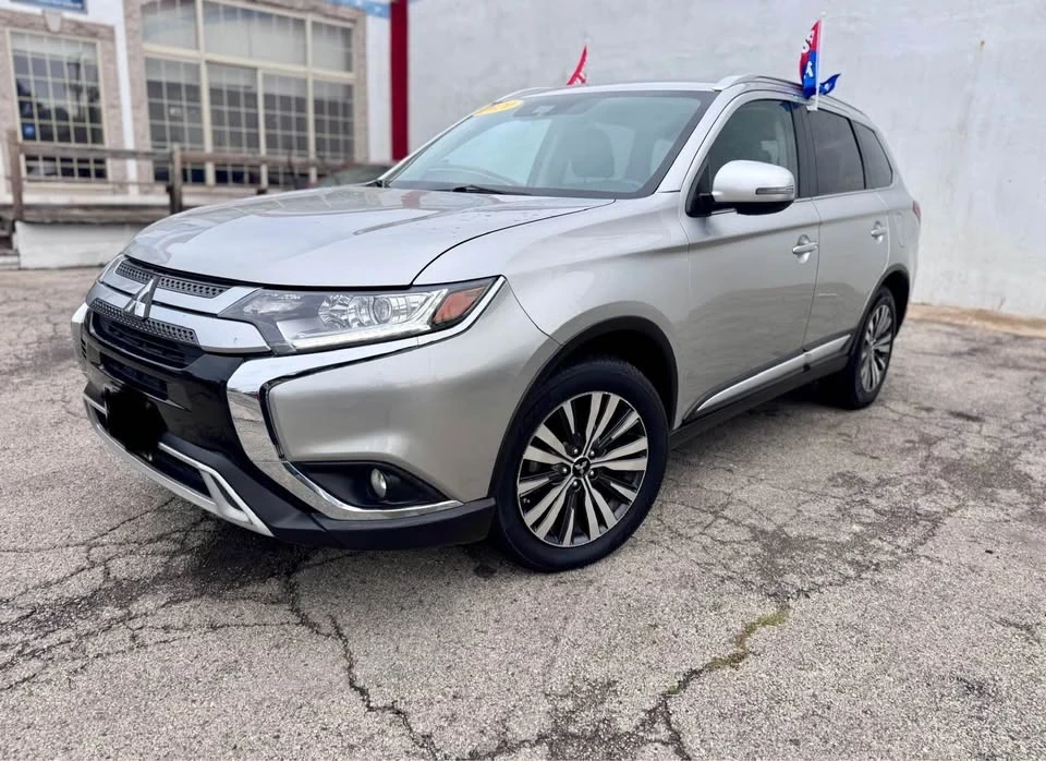 2020 Mitsubishi Outlander - Image 4 of 12