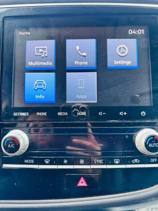2020 Mitsubishi Outlander - Image 8 of 12
