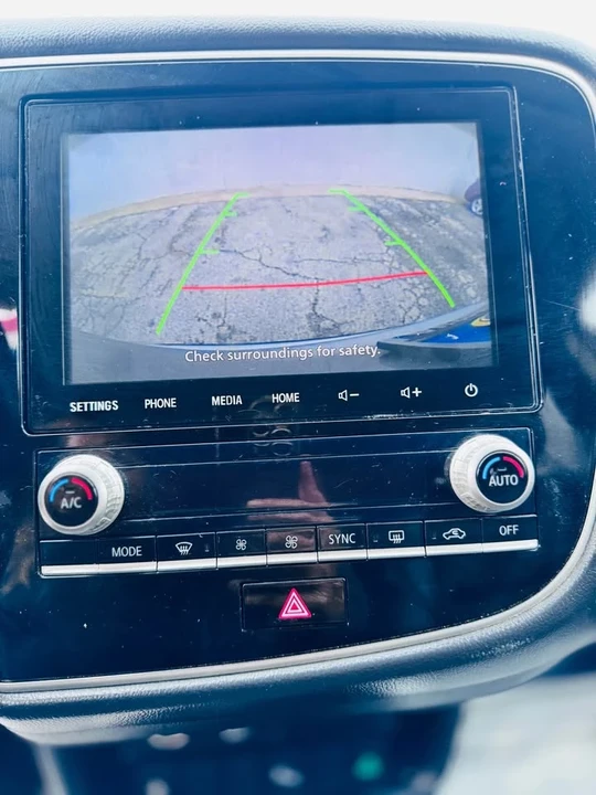 2020 Mitsubishi Outlander - Image 7 of 12