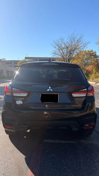 2020 Mitsubishi Outlander - Image 6 of 15