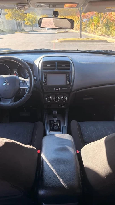 2020 Mitsubishi Outlander - Image 12 of 15