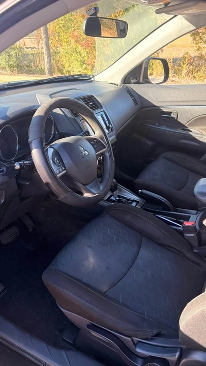 2020 Mitsubishi Outlander - Image 7 of 15