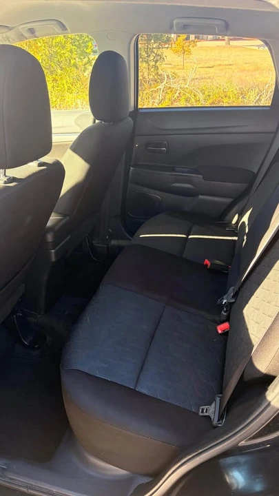 2020 Mitsubishi Outlander - Image 9 of 15
