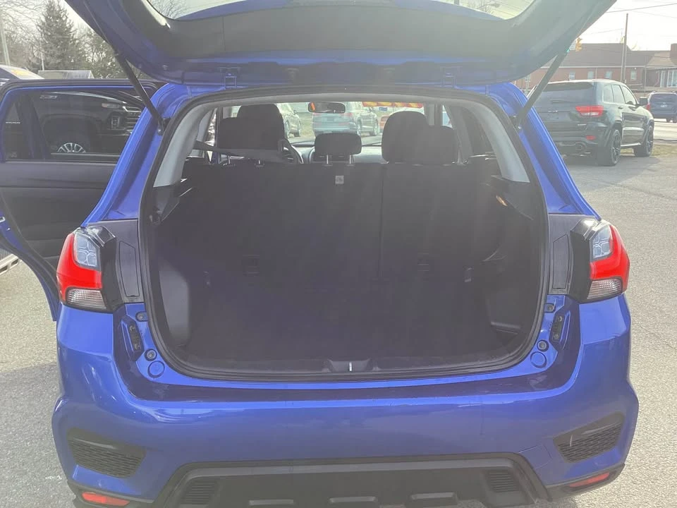 2020 Mitsubishi Outlander - Image 7 of 9