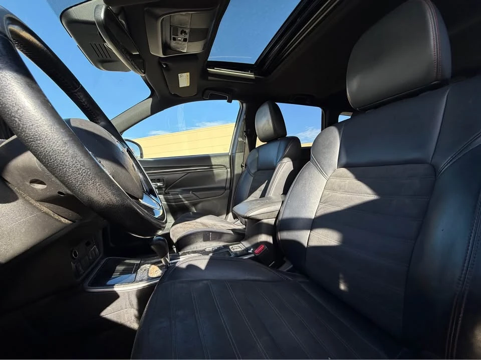 2020 Mitsubishi Outlander - Image 13 of 13