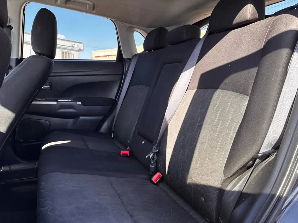 2020 Mitsubishi Outlander - Image 6 of 6