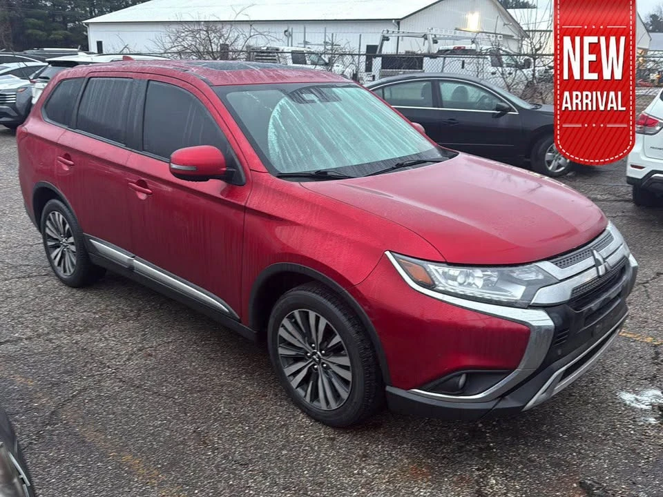2020 Mitsubishi Outlander - Image 2 of 5