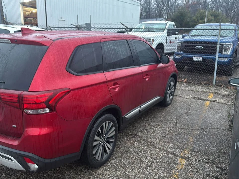 2020 Mitsubishi Outlander - Image 5 of 5